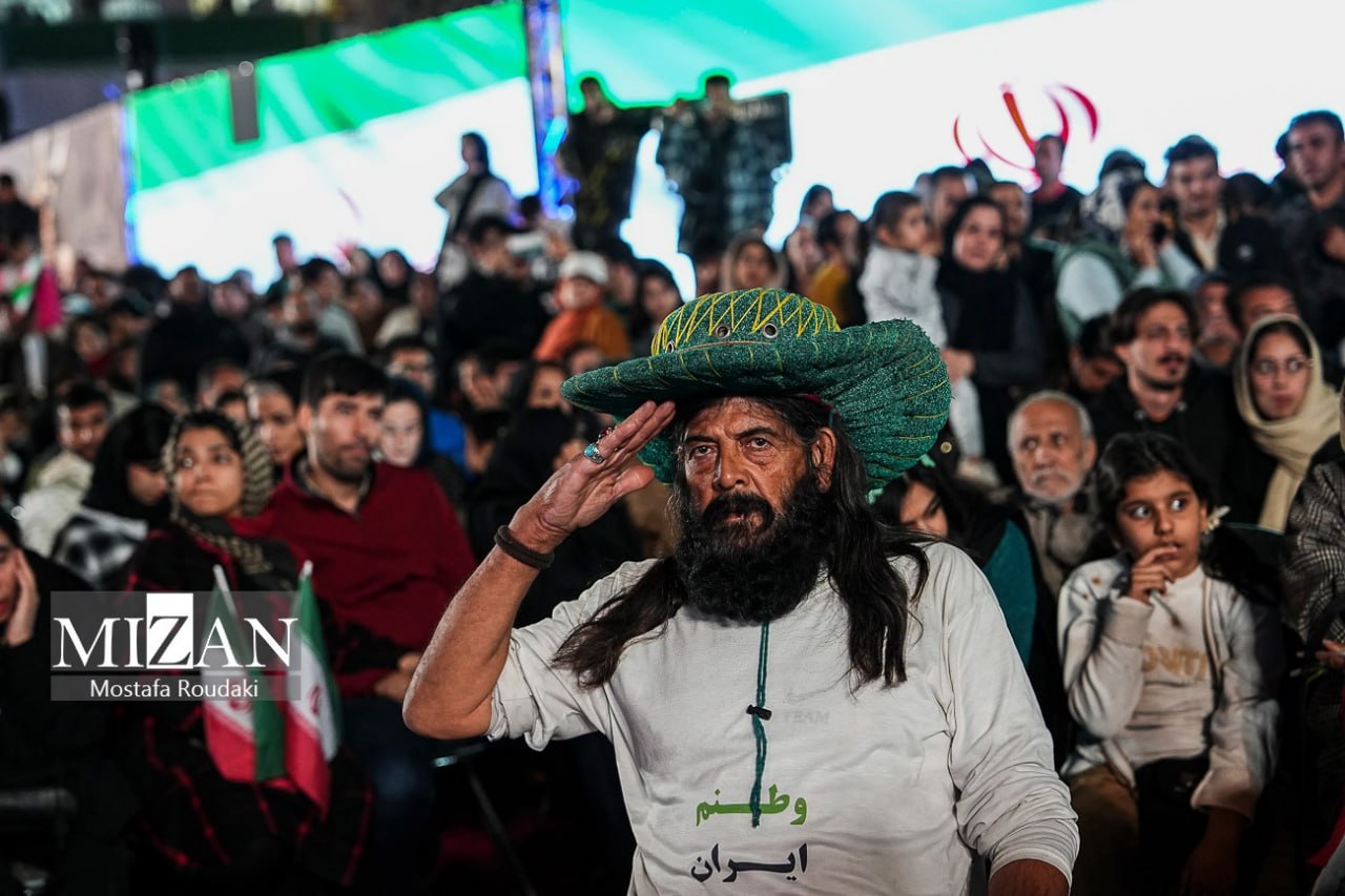 عکس/ تصاویری از مراسم رونمایی از مجسمه «زانو زنندگان برابر ایران»