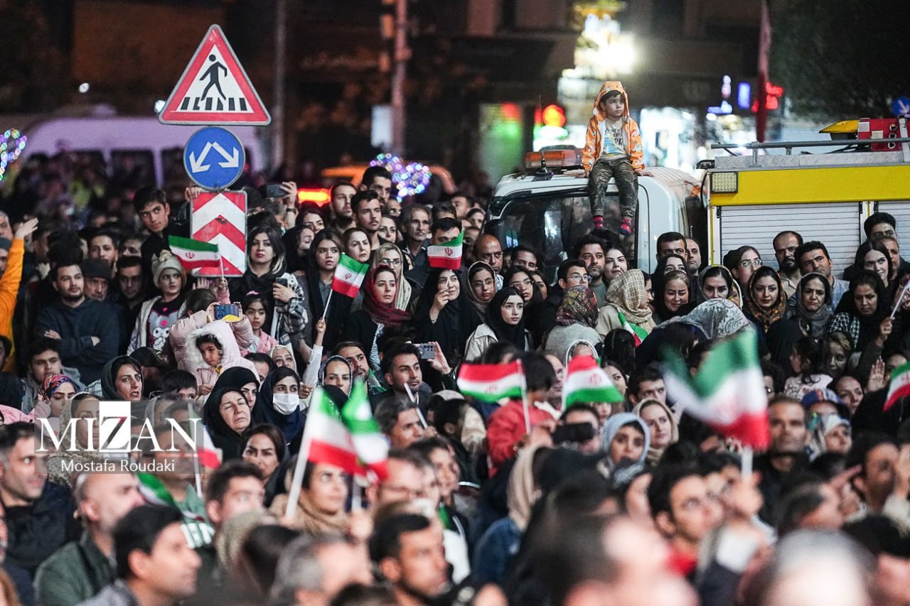 عکس/ تصاویری از مراسم رونمایی از مجسمه «زانو زنندگان برابر ایران»