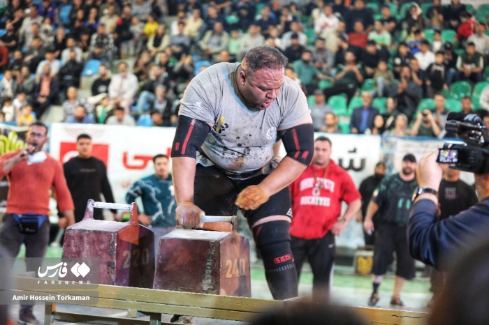 مسابقات قویترین مردان ایران در ملایر