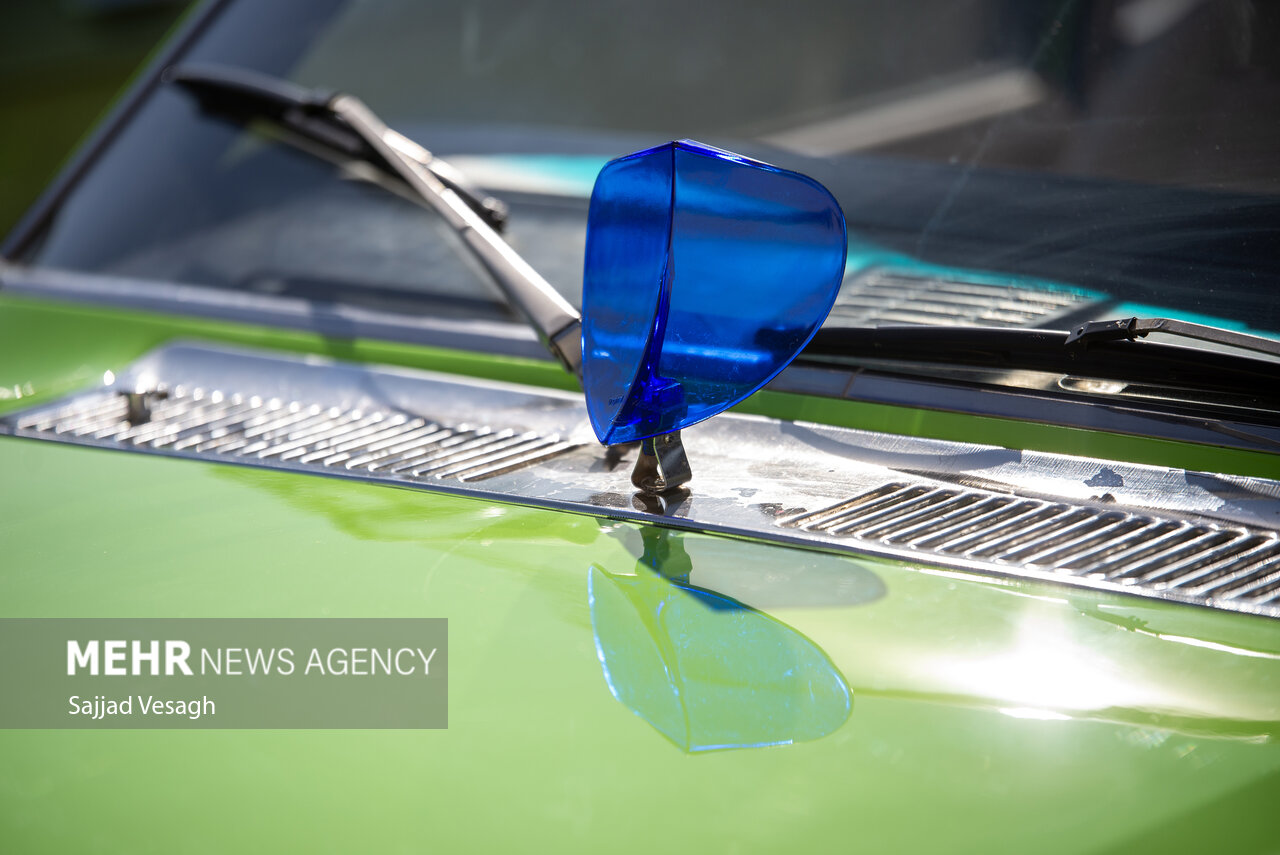 همایش خودروهای کلاسیک در همدان