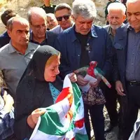 اهدای دستبافتههای بانوی گچسارانی به رهبر انقلاب و رئیسجمهور