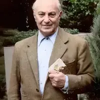 پدر داستان نویسی ایران که همسر آلمانی خود را مسلمان کرد!