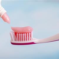 خمیردندان کراتینی؛ ترمیم مینای دندان با پروتئین موی انسان