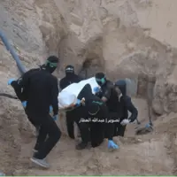 القسام جسد اسیر صهیونیست را پس از ۱۱ سال از تونل بیرون آورد