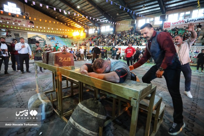 مسابقات قویترین مردان ایران در ملایر