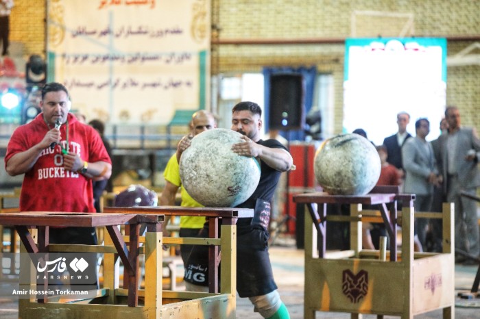 مسابقات قویترین مردان ایران در ملایر