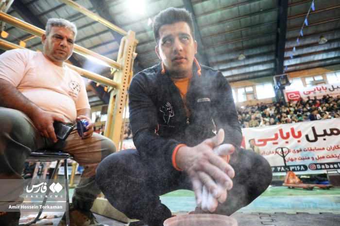 مسابقات قویترین مردان ایران در ملایر