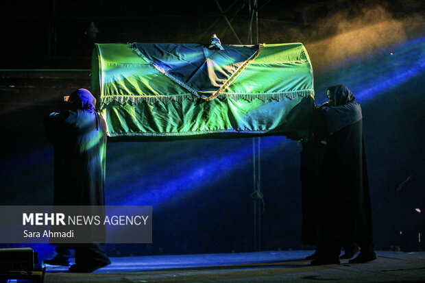 عکس/ اجرای نمایش «نگین شکسته» در مشهد