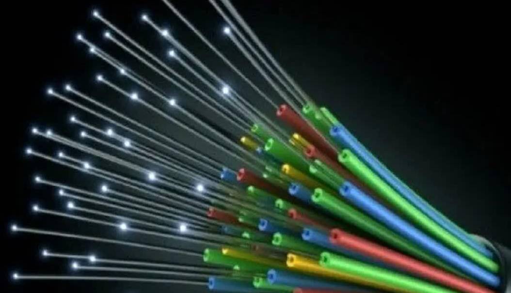 اتصال بیش از ۱۵۶ شعبه بانکی لرستان به شبکه فیبر نوری