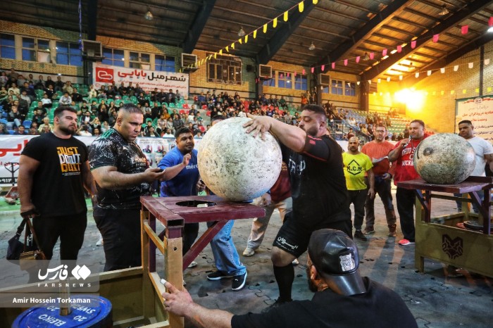 مسابقات قویترین مردان ایران در ملایر