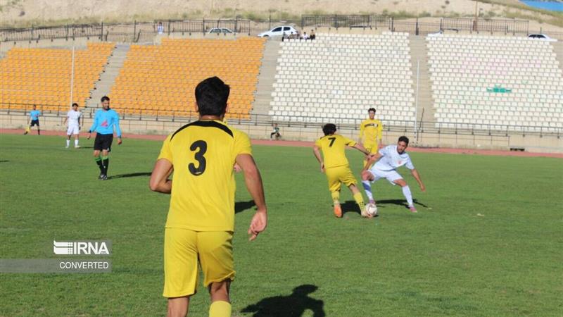 فوتبال ایلام نیازمند زمین چمن استاندارد و حمایت مالی است