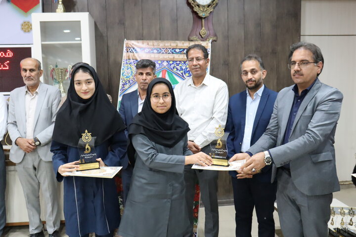 عکس/ ۴۵ برگزیده جشنواره‌های نوجوان خوارزمی و جابربن‌حیان در دیر تجلیل شدند