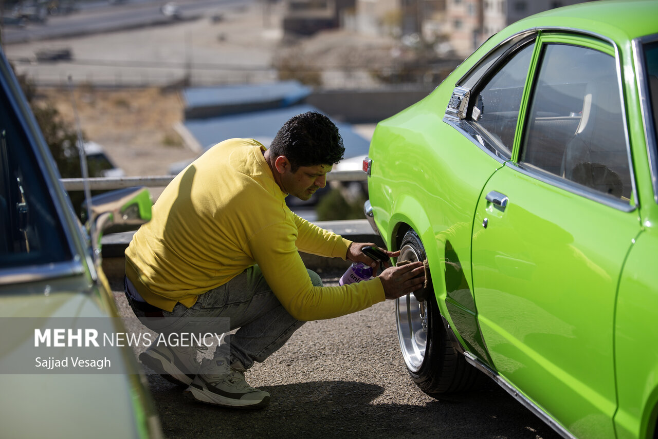 همایش خودروهای کلاسیک در همدان