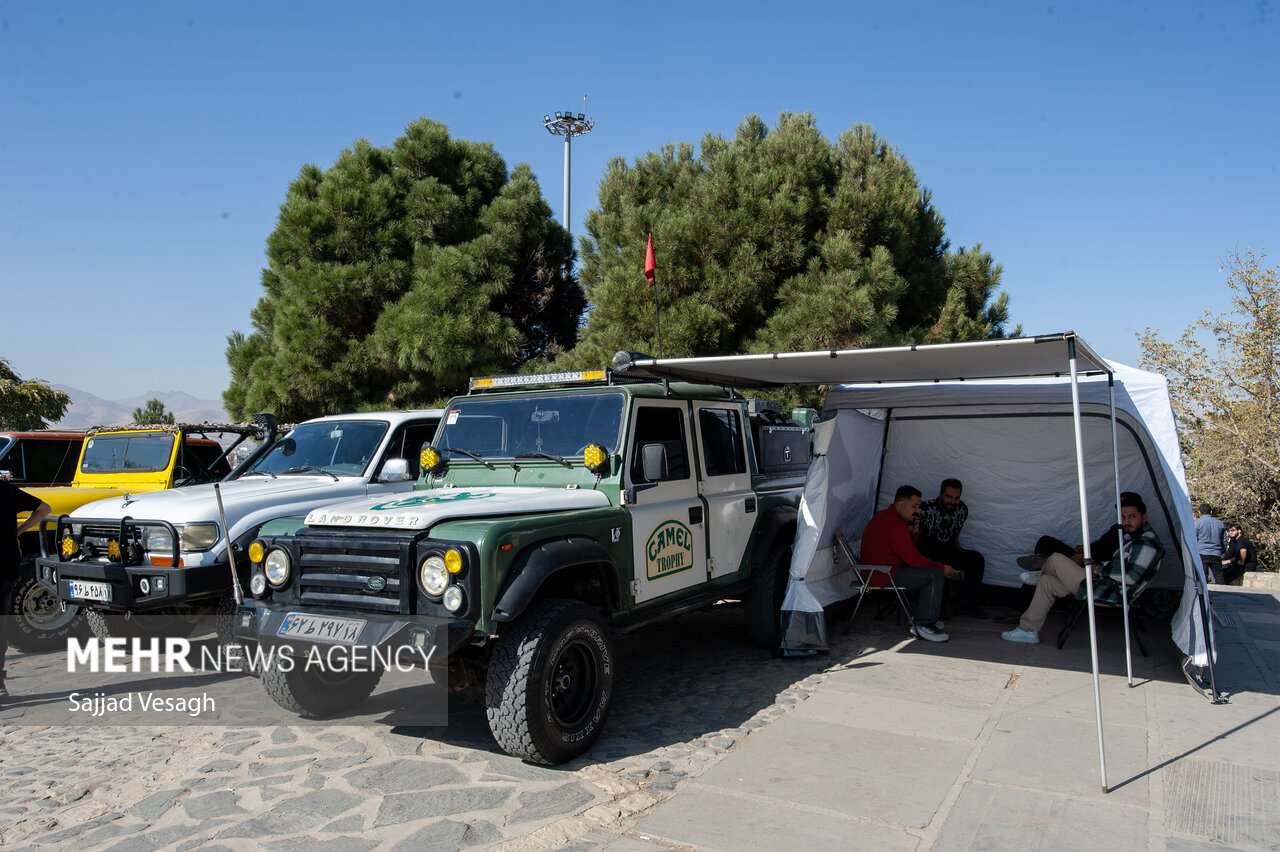 همایش خودروهای کلاسیک در همدان