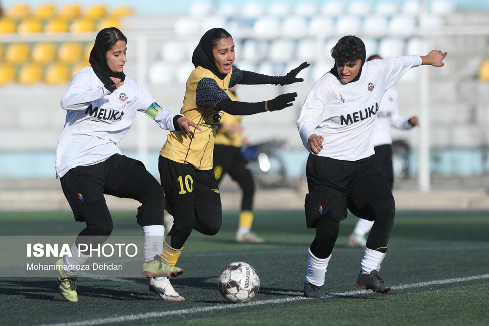 هفته هشتم لیگ برتر فوتبال بانوان؛ فرا ایساتیس کران - سپاهان