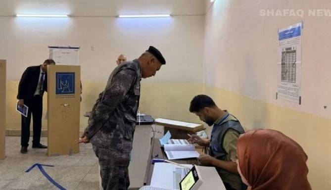 نخستین دور رأی‌گیری در انتخابات پارلمانی عراق به روایت تصویر
