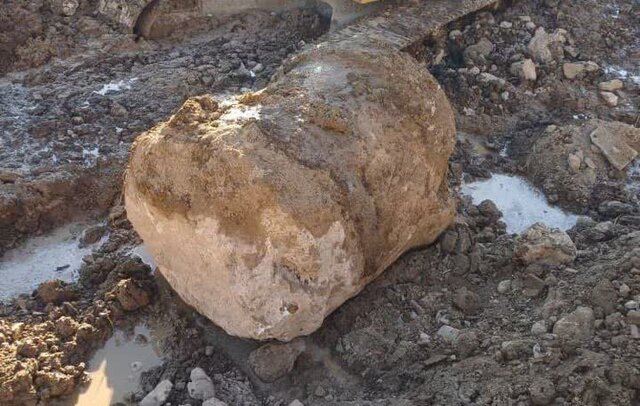 کشف ستون سنگی در دوخواهران نهاوند