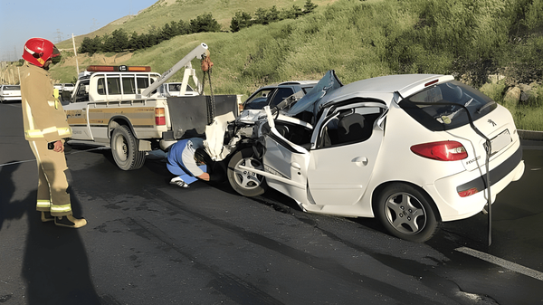 واژگونی پژو در آزادراه قزوین - کرج؛ سرنشین جان باخت