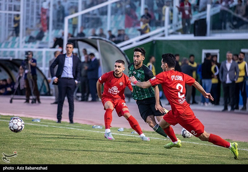 دیدار تیم های فوتبال خیبر خرم‌آباد و تراکتور تبریز