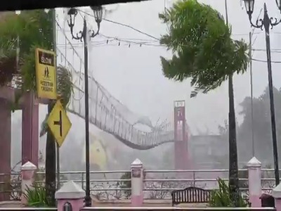  ویدیویی از قدرت طوفان فونگ-وانگ در فیلیپین