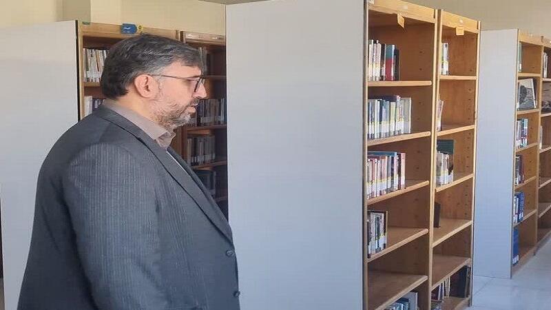 ۵۰۰ عنوان کتاب به کتابخانه عمومی نایسر سنندج اهدا شد