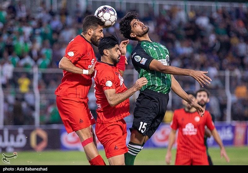 دیدار تیم های فوتبال خیبر خرم‌آباد و تراکتور تبریز