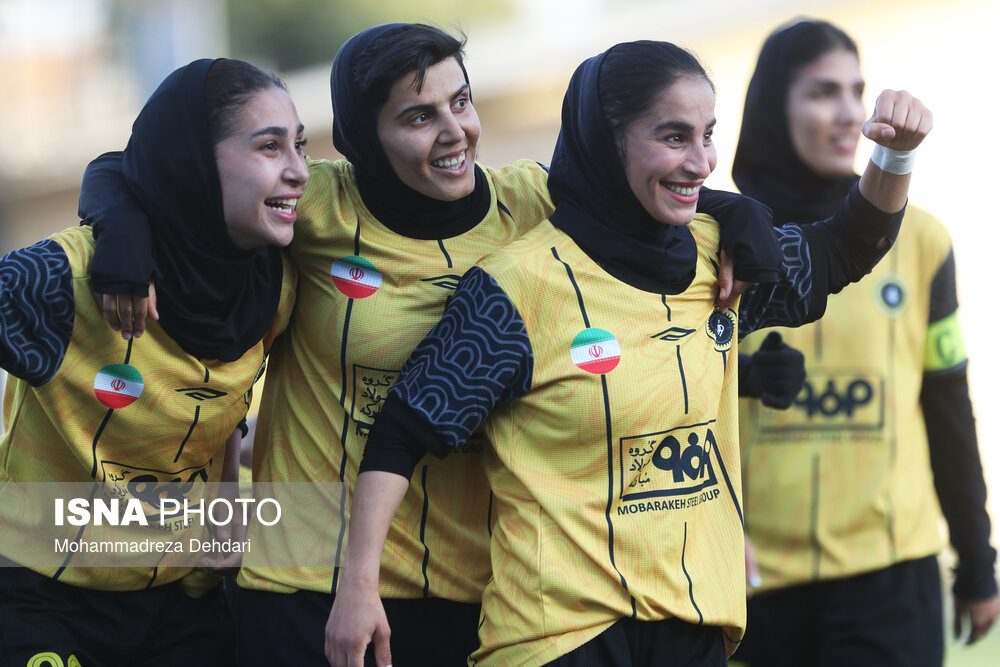 هفته هشتم لیگ برتر فوتبال بانوان؛ فرا ایساتیس کران - سپاهان