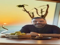 تصویری از جشن تولد و خودمانی ساده احسان علیخانی