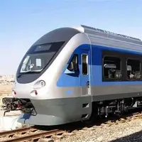 دومین قطار گردشگری «مثلث طلایی» وارد ایستگاه راهآهن اصفهان شد