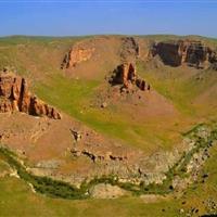 قلعه تاریخی قلاقوره بیجار نیازمند مرمت است