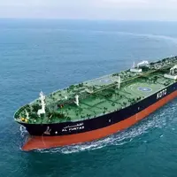 خروج نفت از کشور الزاماً بهمعنای فروش نیست؛ کشتیهای تحریمی برای انبار نفت سرگردان، سر خط شدند