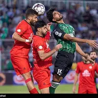 دیدار تیم های فوتبال خیبر خرم‌آباد و تراکتور تبریز