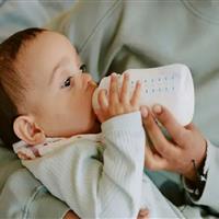 از سرگیری برنامه حمایت از «مادران دارای شیرخوار»/ فشار مراقبتی بر سر مادران دارای چندقلو