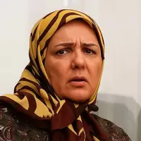 زویا امامی در کنار پسرش آرام می‌گیرد