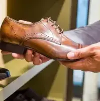 مهارت زندگی/روانشناسی در مورد پوشیدن کفش قهوه ای چه می گوید؟