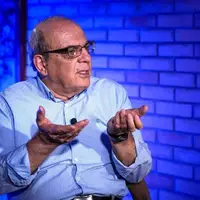 عباس عبدی خطاب به پزشکیان: اجازه ندهید مردم در مواجهه با شما بگویند «خودتان میدانید و مملکتتان»