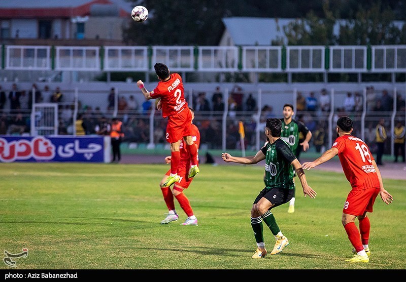 دیدار تیم های فوتبال خیبر خرم‌آباد و تراکتور تبریز