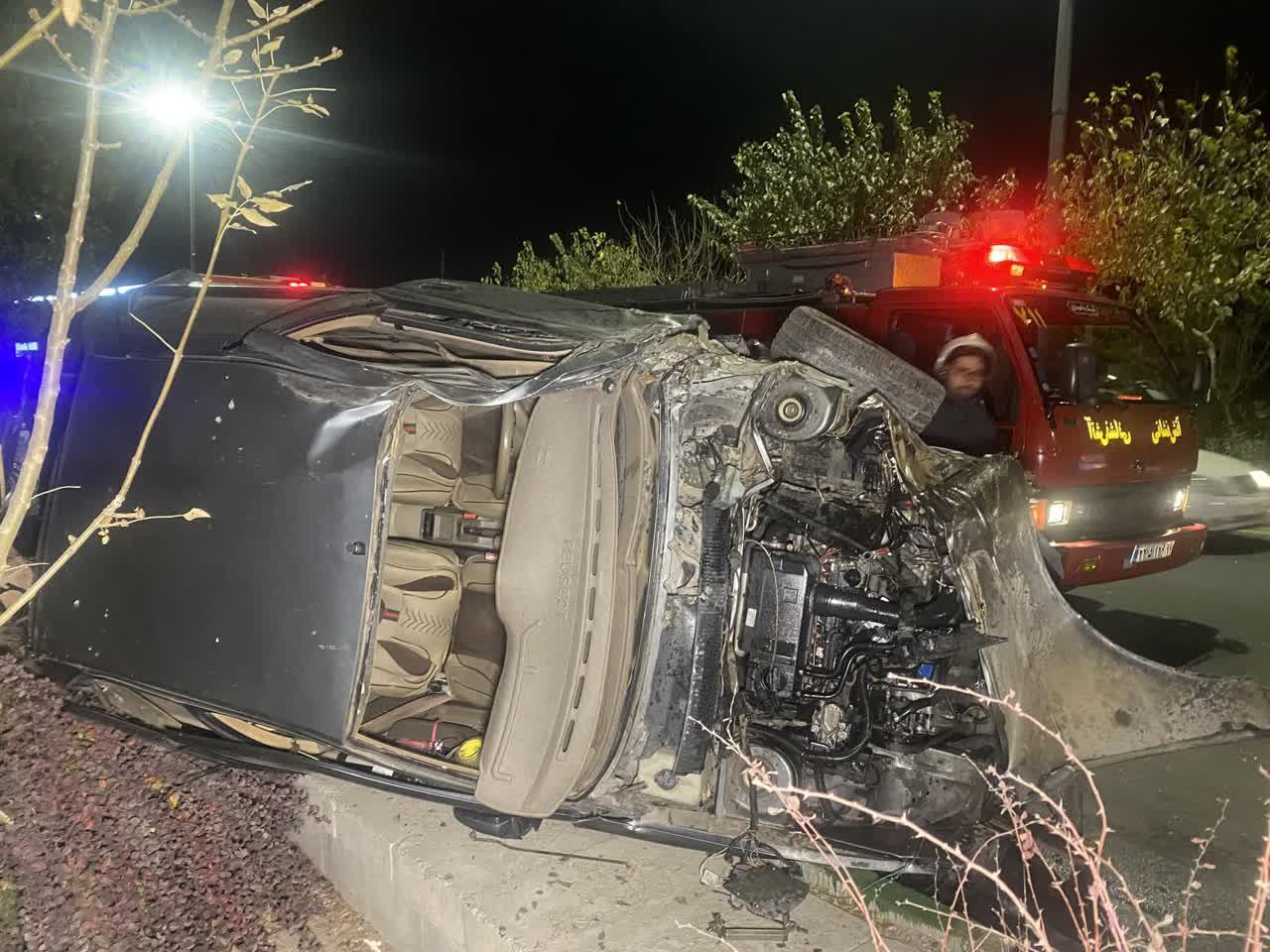 واژگونی خودرو در بلوار نماز مشهد