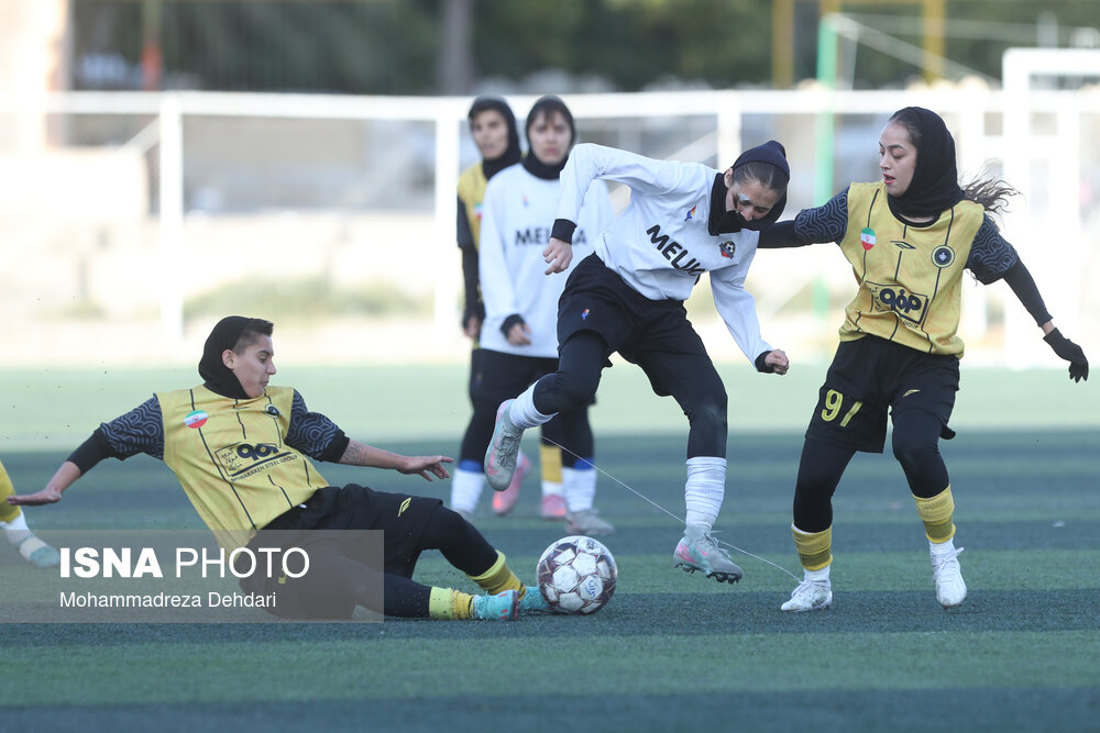 هفته هشتم لیگ برتر فوتبال بانوان؛ فرا ایساتیس کران - سپاهان