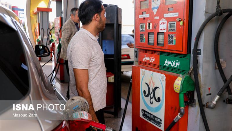 مدیرکل پخش فرآورده‌های نفتی یزد: جمع‌آوری کارت‌های سوخت آزاد شایعه است