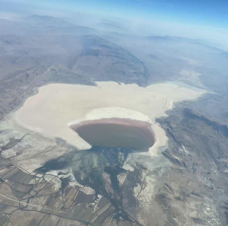 عکس/ تصاویر هوایی غم‌انگیز از دریاچه بختگان استان فارس