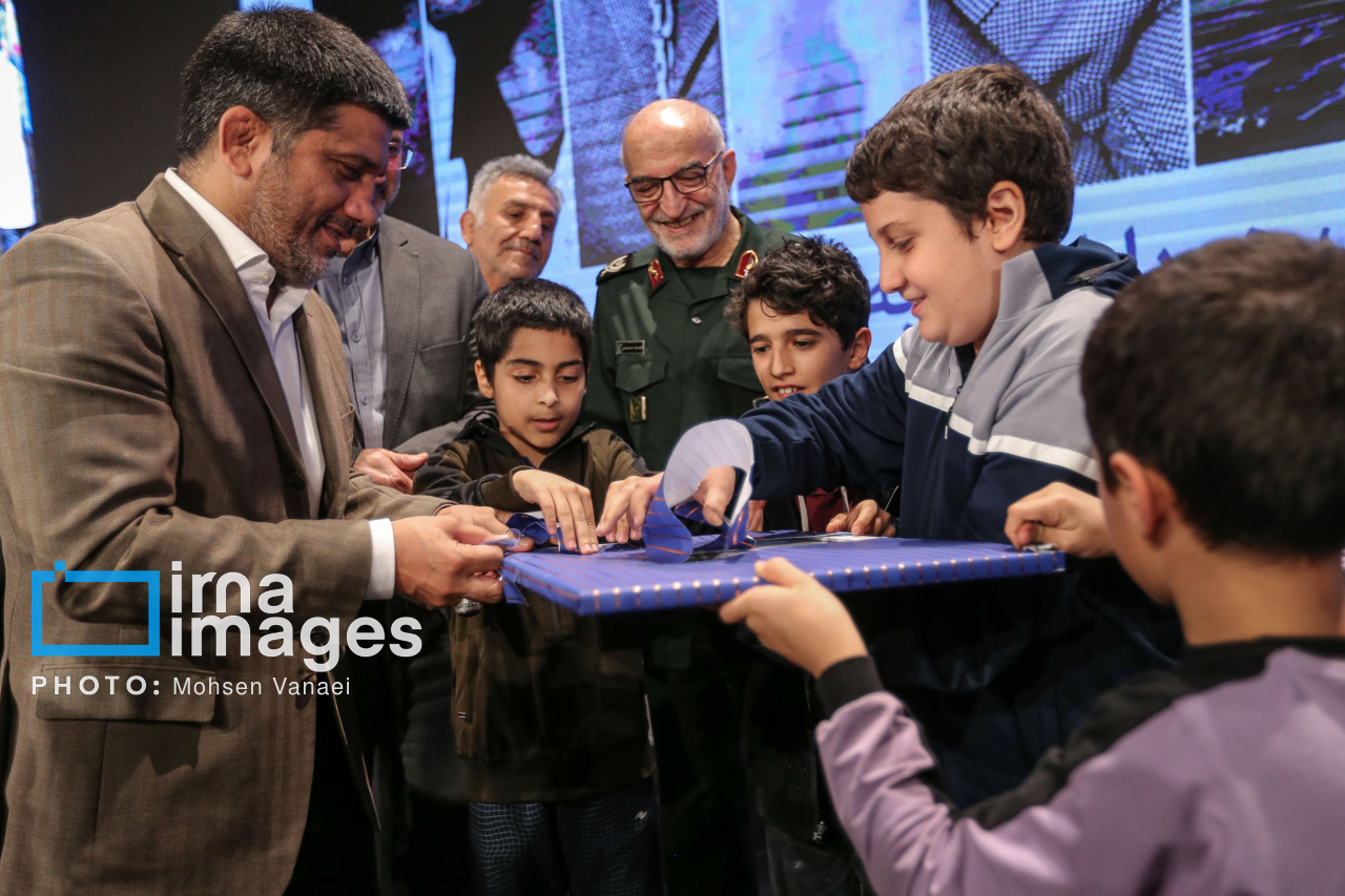 رونمایی کتاب «در بارانداز»