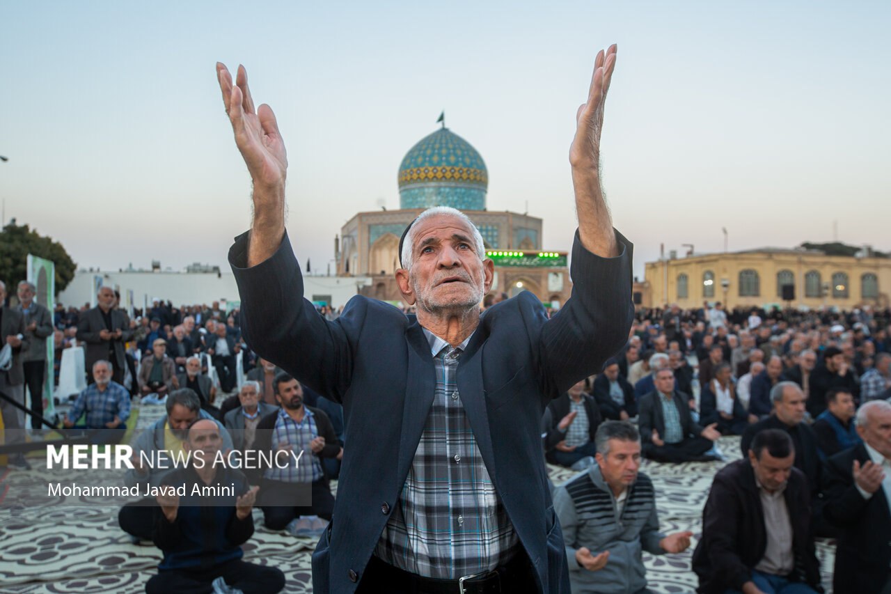 عکس/ اقامه نماز طلب باران در قزوین