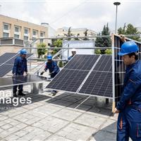 افتتاح نخستین نیروگاه خورشیدی فرودگاهی کشور در بجنورد