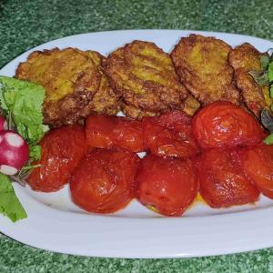 ناهاراتون..کوکوی سیب زمینی..نوش نگاه پر مهرتون بزرگواران🍁🌺🍁