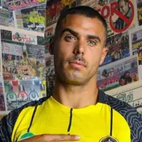 نمایش فیلم لحظه تمدید قرارداد ریکاردو آلوز با تراکتور