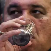 تاجرنیا بدون منع قانونی سرپرست استقلال می‌ماند!