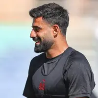 کنعانی‌زادگان با گل قرمز در لباس تیم ملی