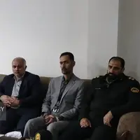 عکس/ ورود تیم نظارتی به مدرسه غیرانتفاعی خمام پس از وقوع درگیری دانش‌آموزی