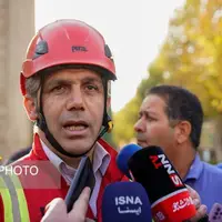 آتش‌سوزی در ساختمان در حال ساخت در غرب تهران؛ سقوط دو کارگر از پشت‌بام حین فرار از حادثه